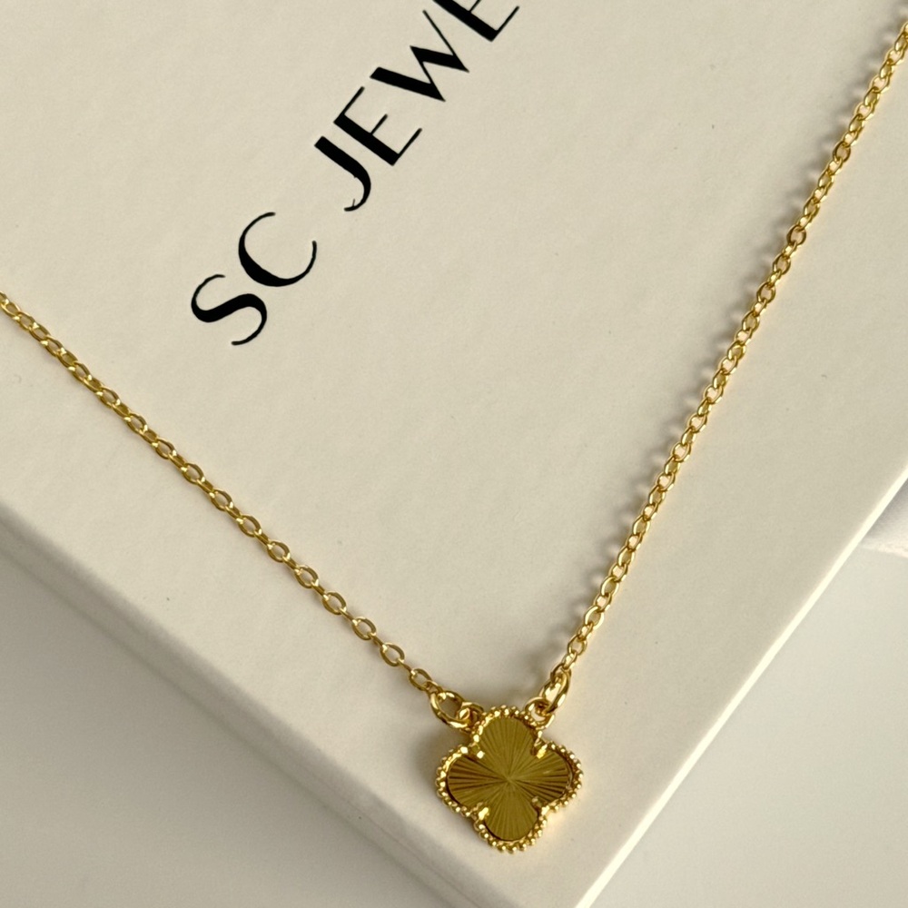 Gold Tone Clover Pendant Necklace